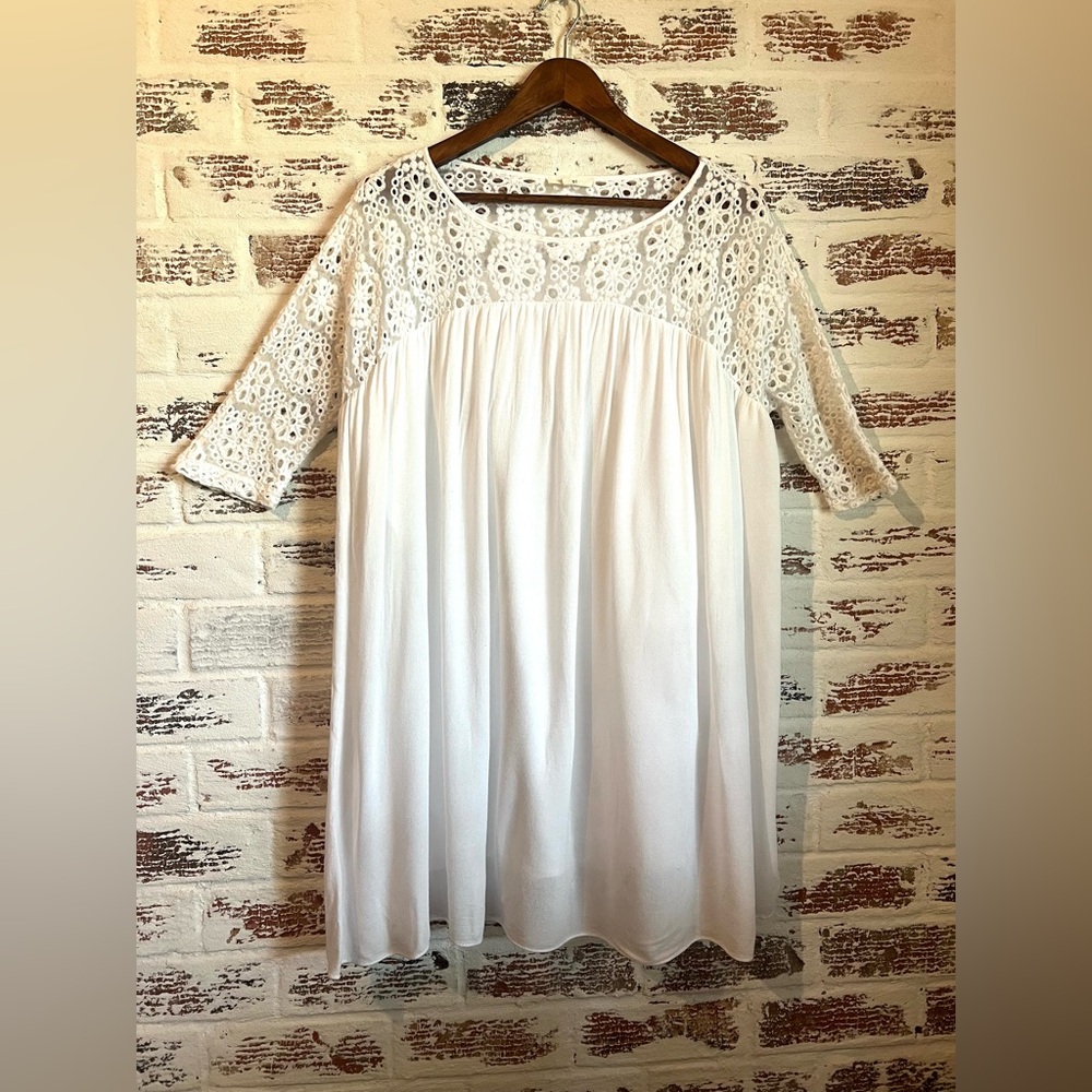 Easel Tunic Dress Baby Doll White Crochet Lace Soft Rayon Ocean Resort Size S